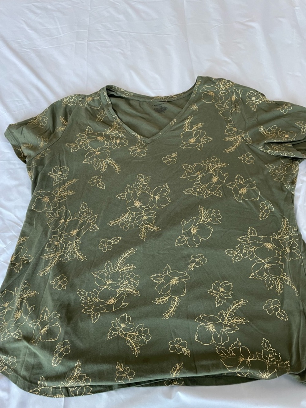 Size 22/24 green and gold floral tshirt